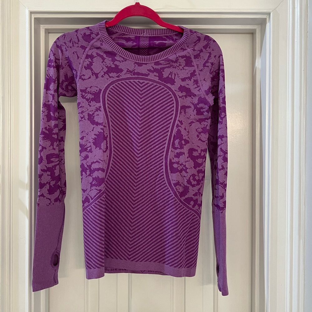 Lululemon swiftly long sleeve purple camo size 6